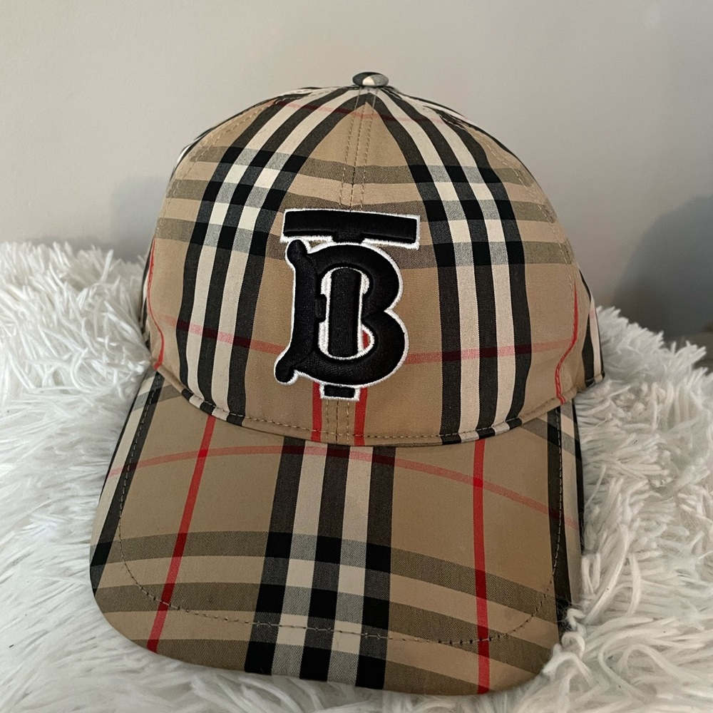 Burberry hat